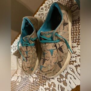 Womans Ariat Teal and Tan Longhorn Patterned Shoes size 7